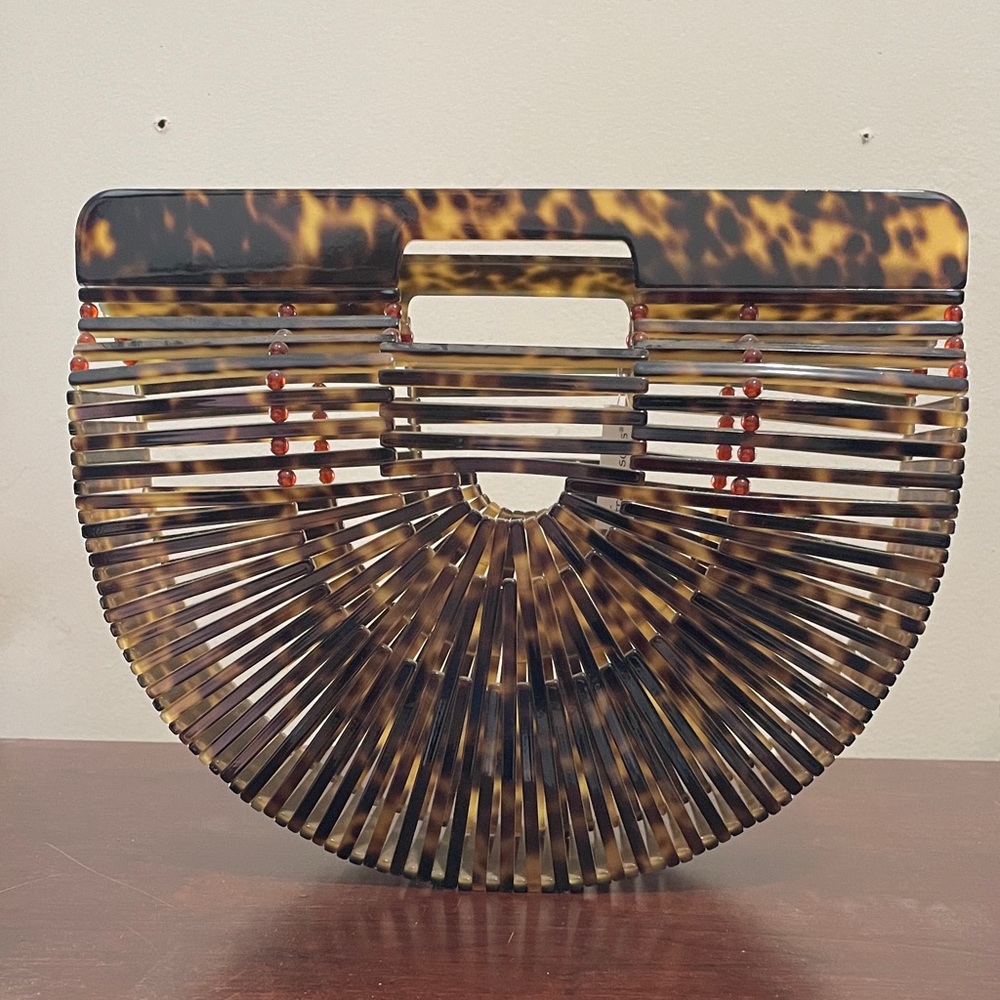 Tortoise Clutch with Geometric Design